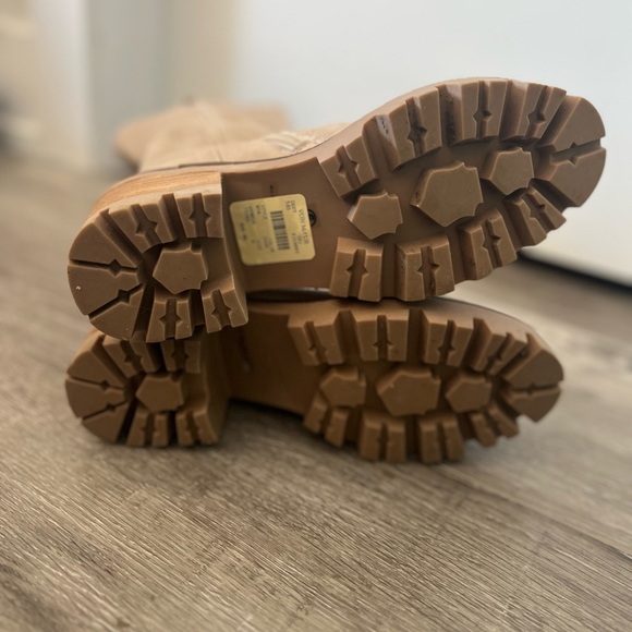 Dolce Vita Boots - Picture 3 of 4